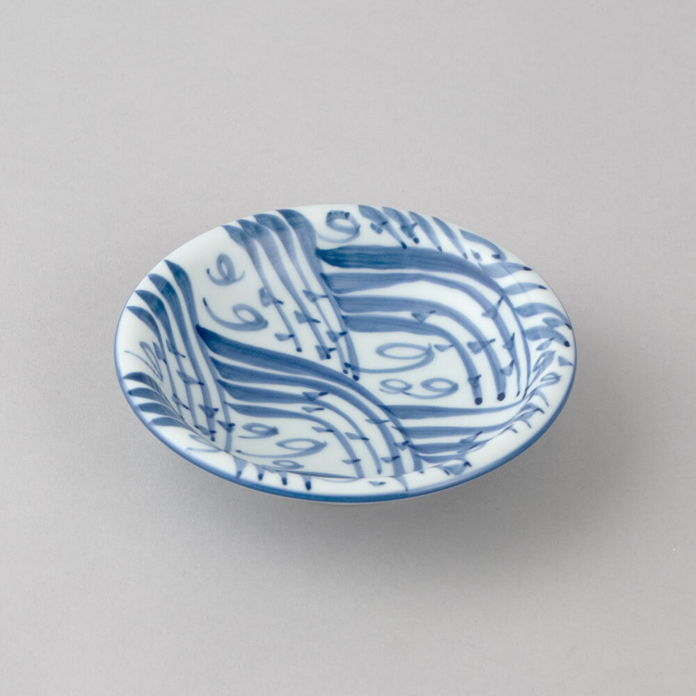 染付四海波 小皿 ｜ 有田焼の源右衛門窯公式オンラインショップ