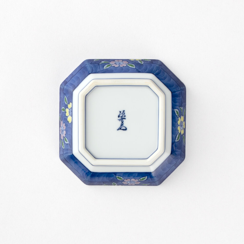 染錦桜濃 小方皿 ｜ 有田焼の源右衛門窯公式オンラインショップ