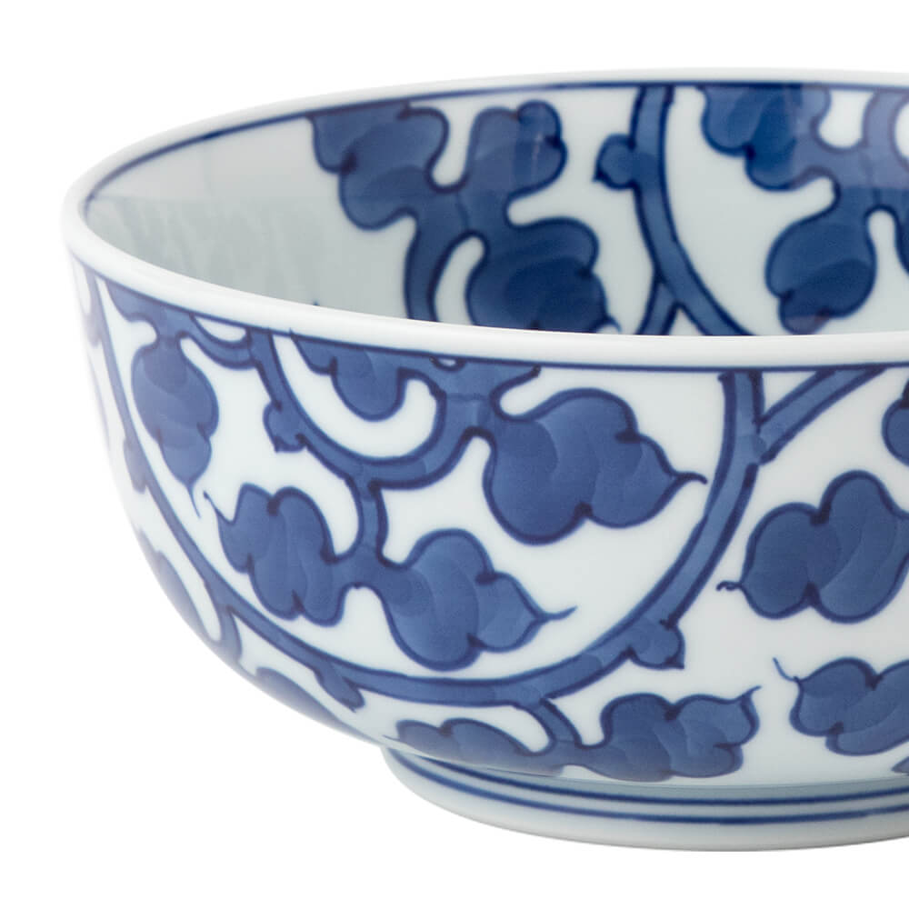 染付唐草文 麺鉢 ｜ 有田焼の源右衛門窯公式オンラインショップ