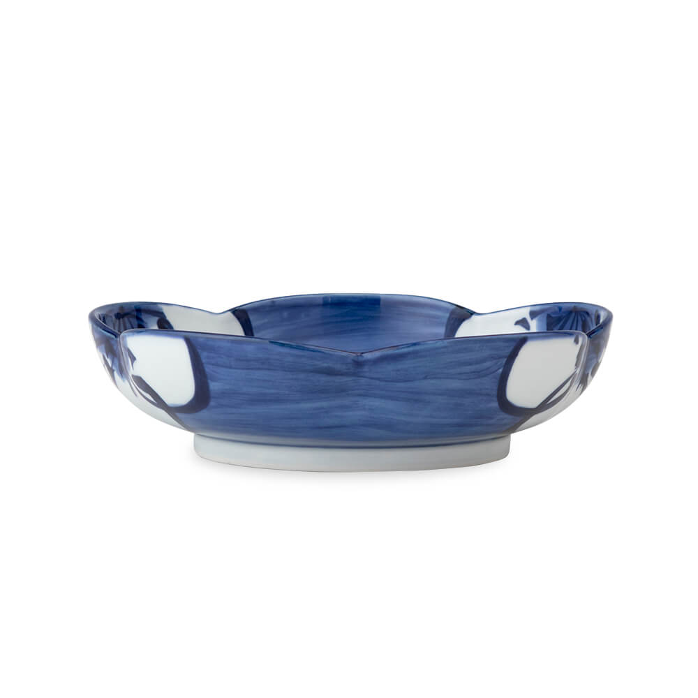 染付梅絵 鉢（梅型） ｜ 有田焼の源右衛門窯公式オンラインショップ