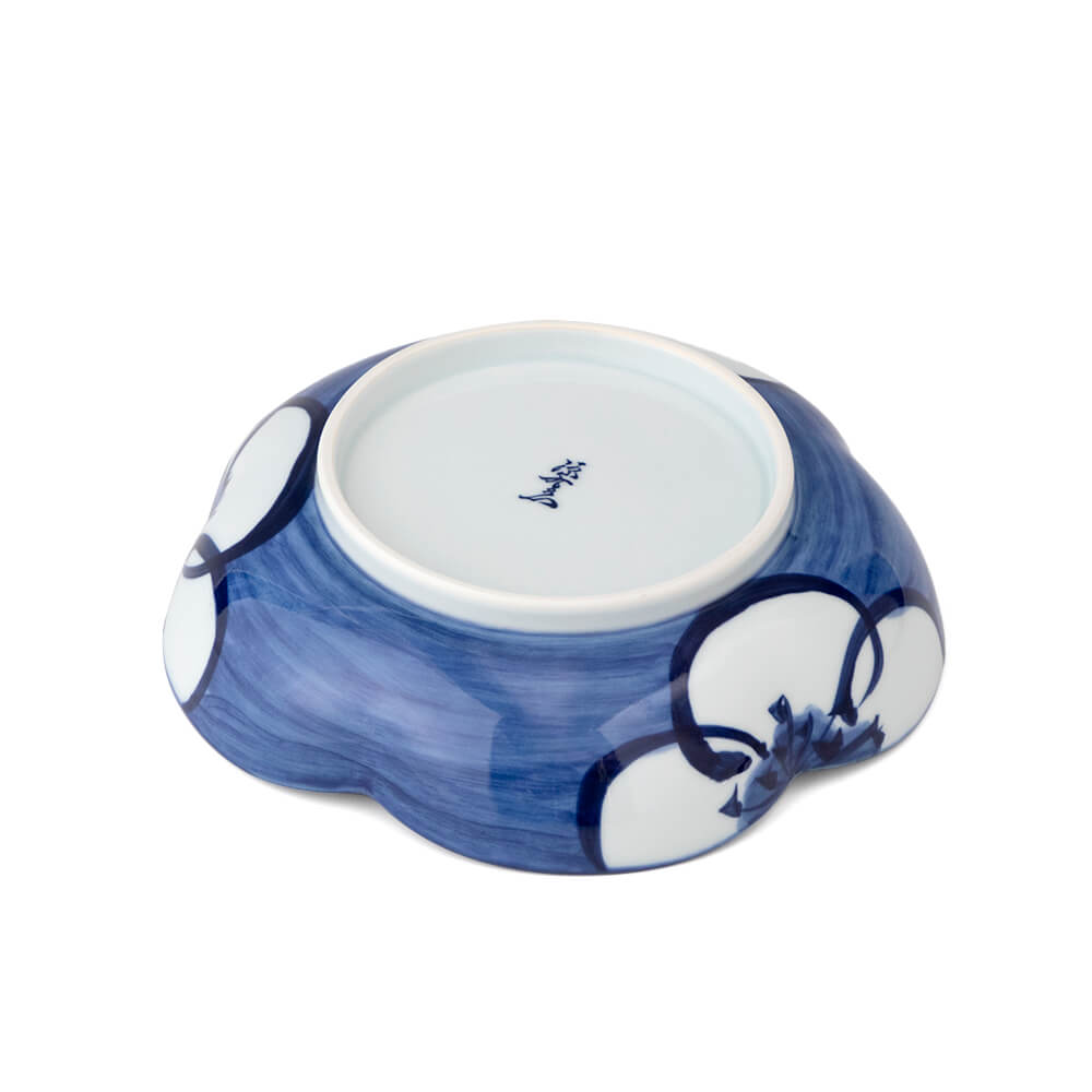 染付梅絵 鉢（梅型） ｜ 有田焼の源右衛門窯公式オンラインショップ