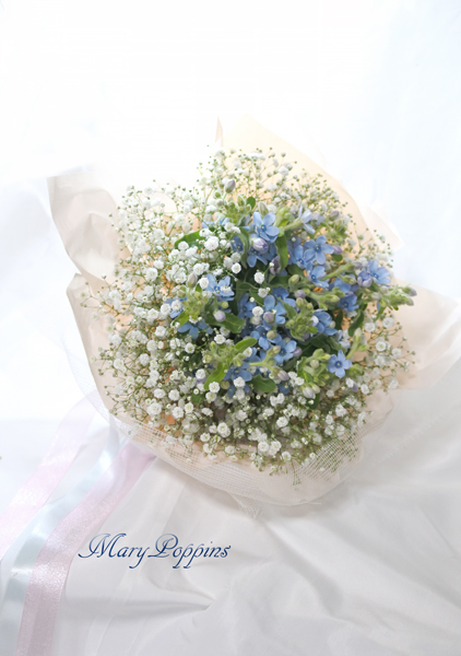 ブルースターとかすみ草の花束・happy love｜フラワーギフトMaryPoppins