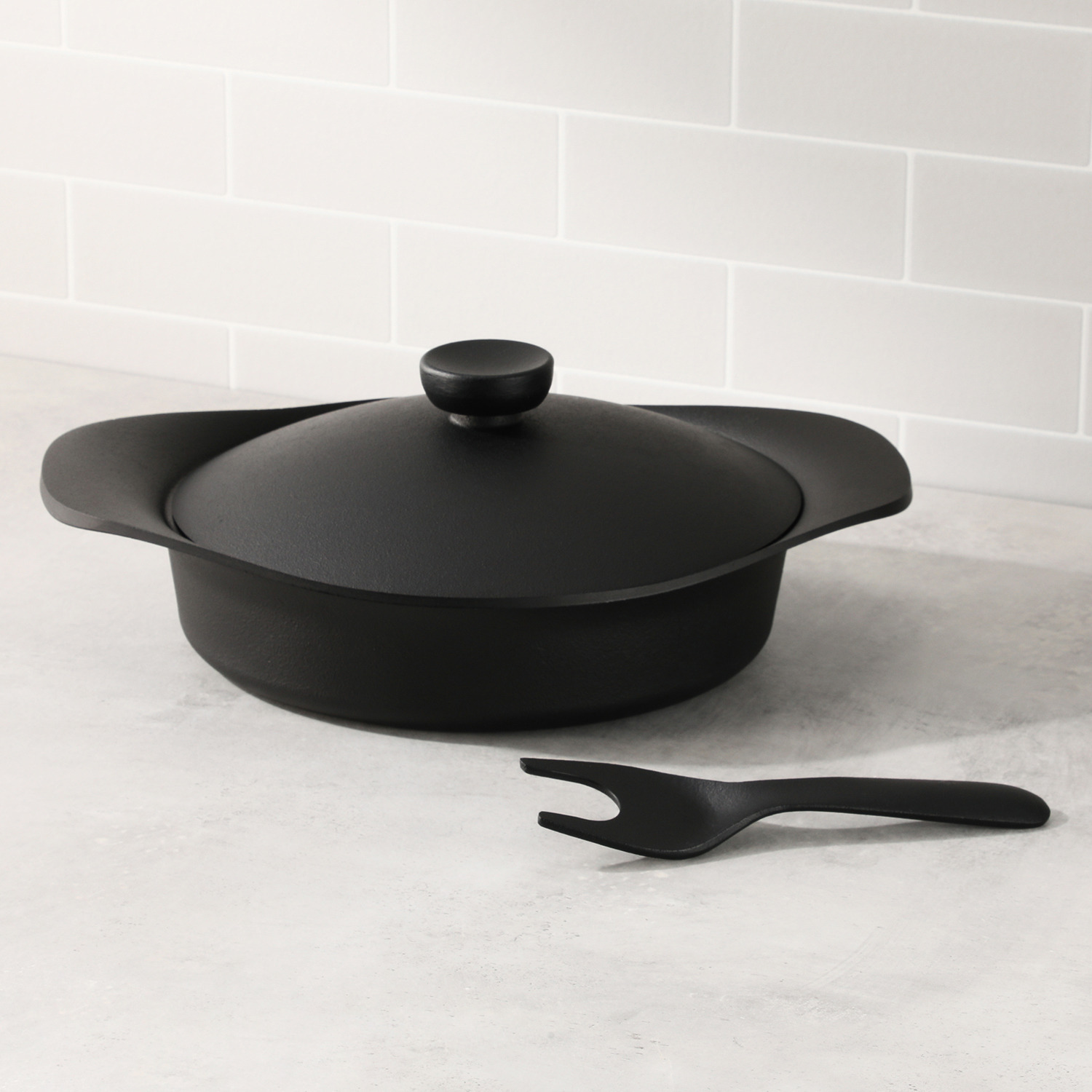 柳宗理 南部鉄器 鉄鍋浅型 鉄ふた＆ハンドル付 ＜22cm＞- ショップ