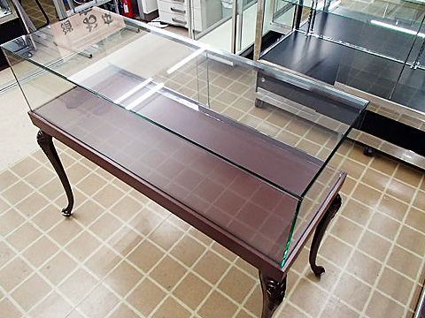 ヨーロッパ調猫脚ケース【ショーケース販売の徳山】