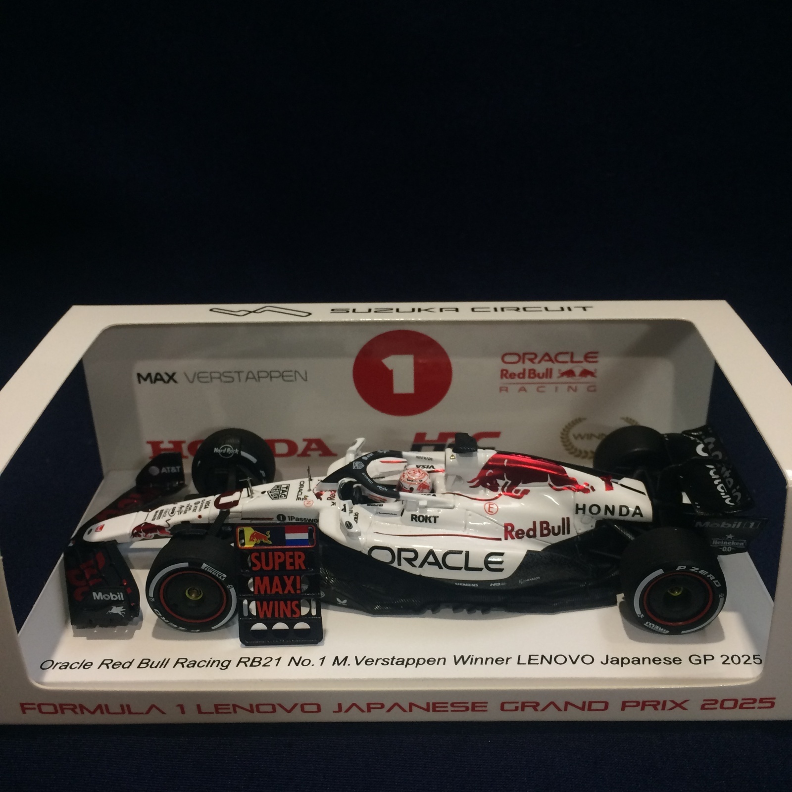 新品特別入荷品○鈴鹿サーキット別注○SPARK 1/43 ORACLE RED BULL