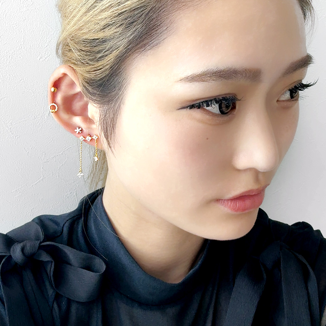 14G 16G ］洗練されたCZ ダイヤ モチーフ 繊細なチェーン が揺れる