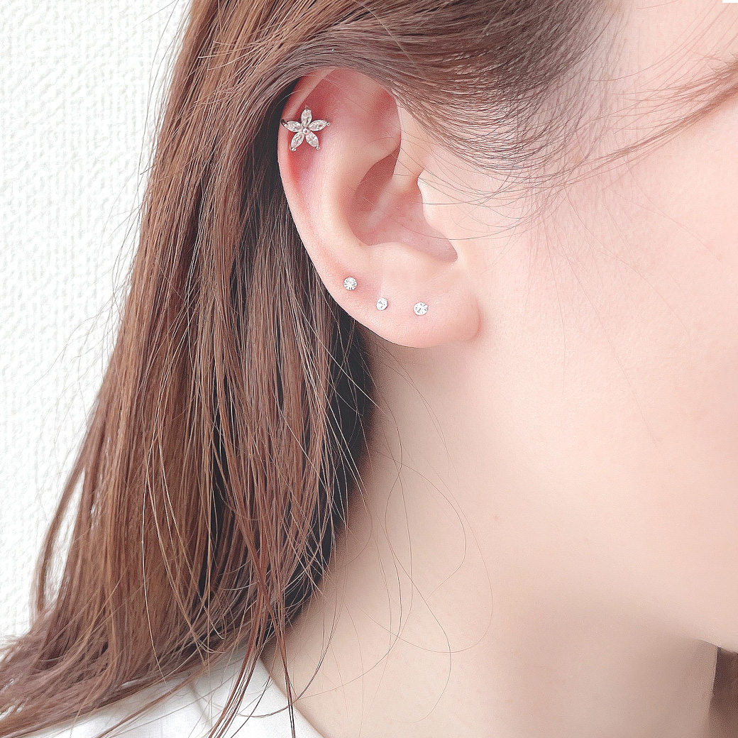 14G 16G ］大人可愛いクリスタルCzフラワー軟骨ピアスボディピアス 0347