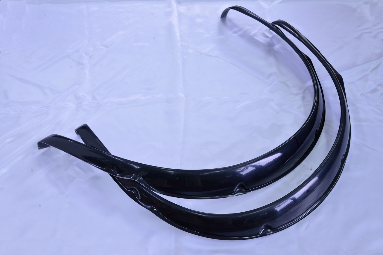 ハコスカ ハードトップリア用 オーバーフェンダー - 有限会社