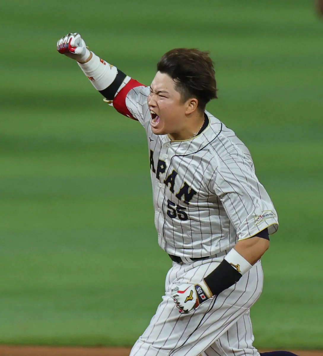 23年WBC準決勝メキシコ戦でサヨナラ打を放った村上宗隆 - スポニチ