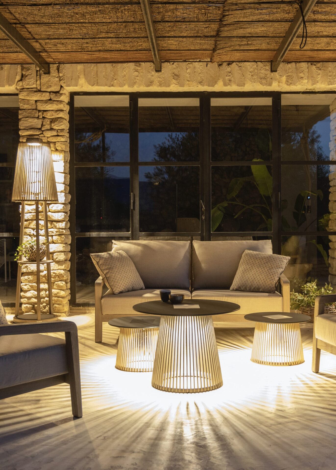 Halo – Lighted Coffee Table – Space Lighting