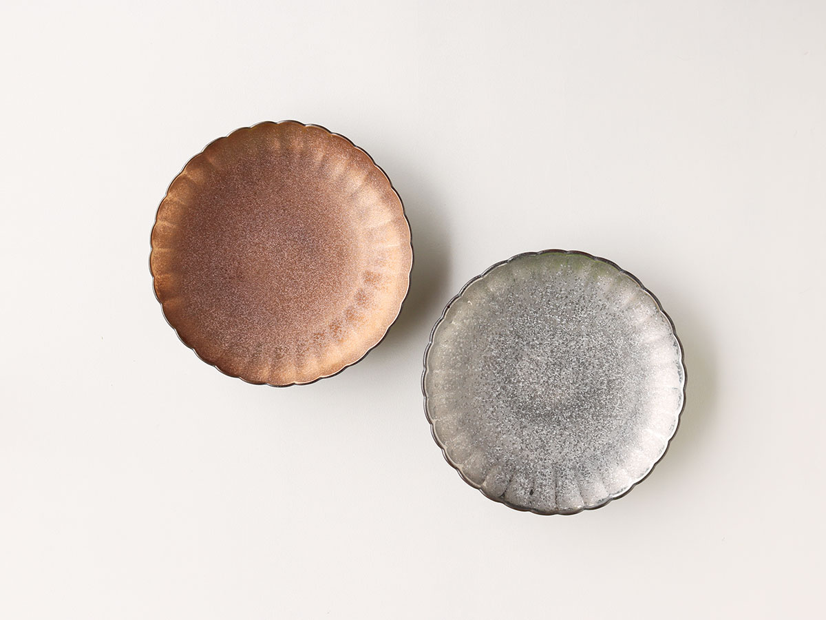 有田焼 陶悦窯 黒柚子 内 銀/銅 塗り 菊7寸皿 | 有田焼 波佐見焼