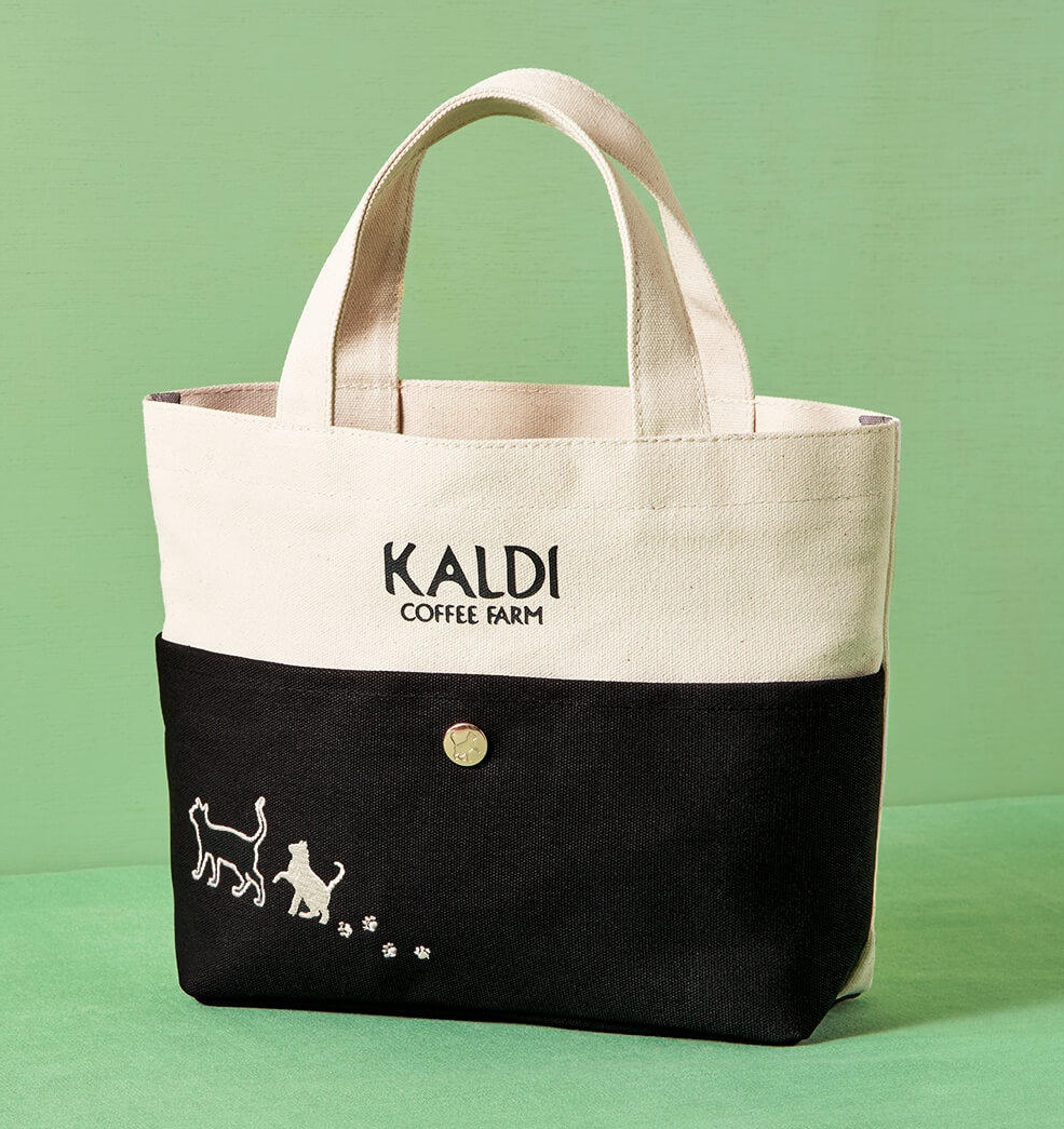 カルディ『ネコの日バッグ』2025、猫をデザインしたモノクロのトート