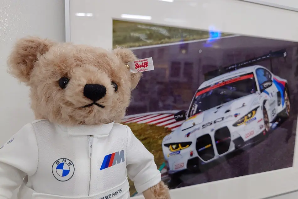 BMW×Steiff テディベアにはスタディへの愛もたっぷり込められてます
