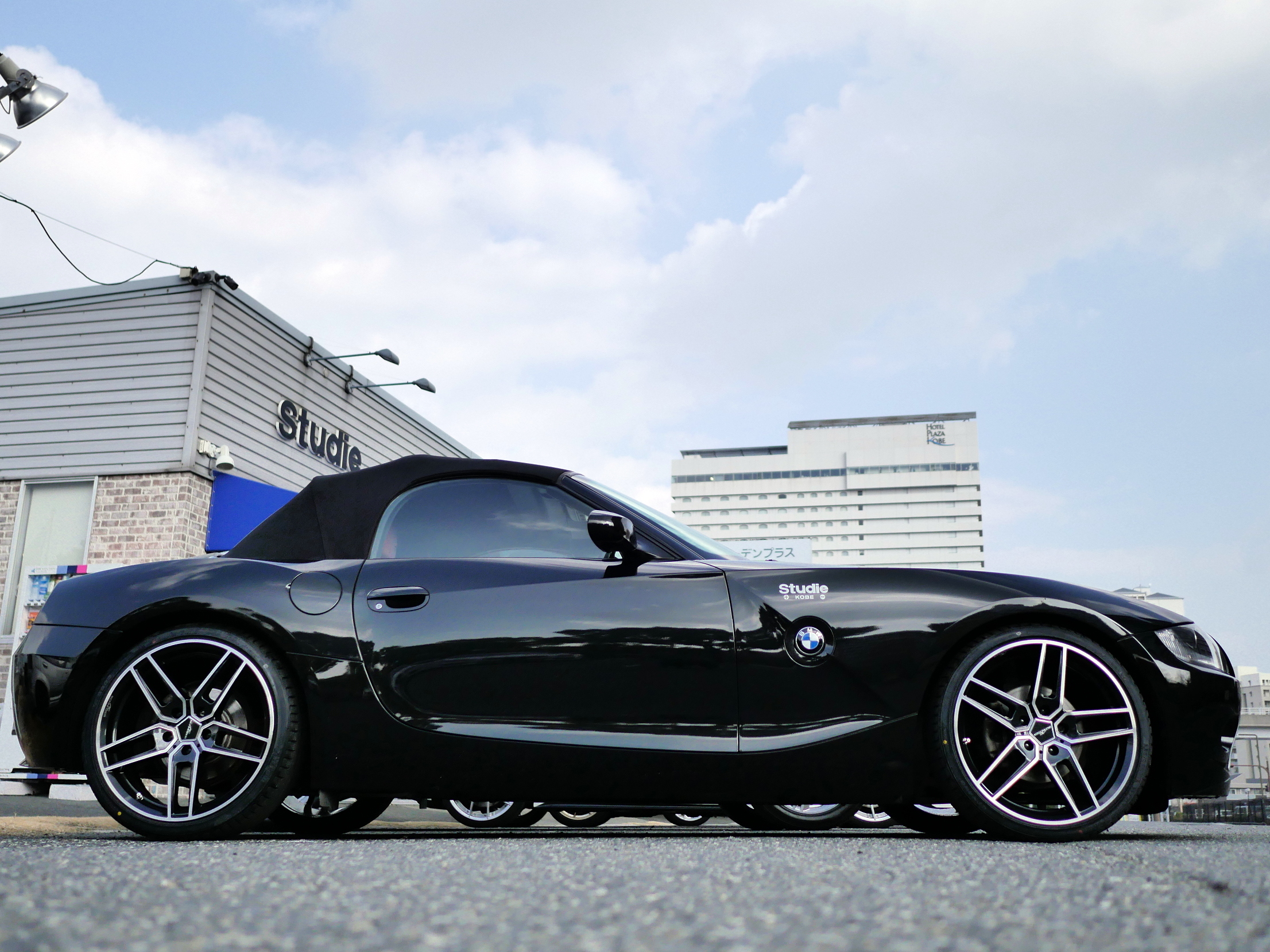 初代BMW Z4！E85にAC SCHNITZER Parts投入でベリベリCool！！ | Studie