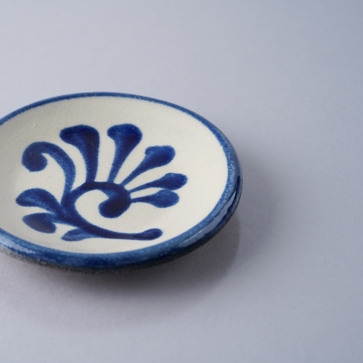 壺屋焼 やちむん 唐草 三寸皿 9.5cm 陶眞窯の通販｜【公式】スタジオ