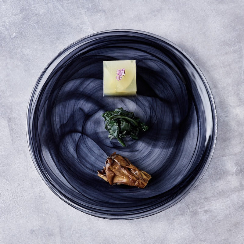 ガラス食器 水墨 フラットプレート 28cm BK/WH 吉沼硝子の通販