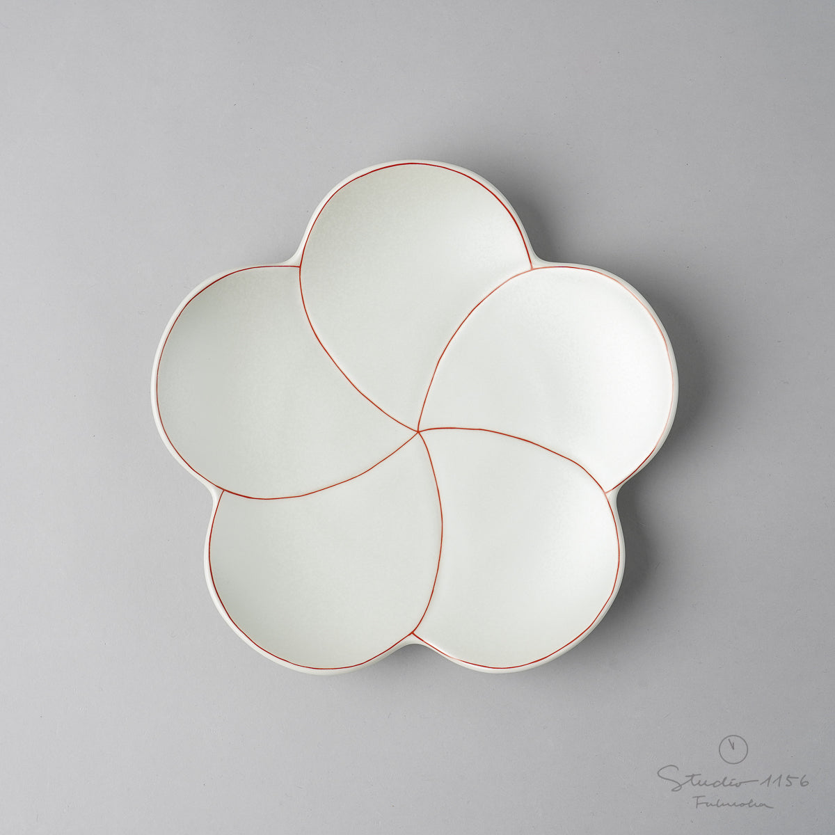 有田焼 捻り梅型七寸盛皿 21cm 幸楽窯の通販｜Studio1156 – 【公式