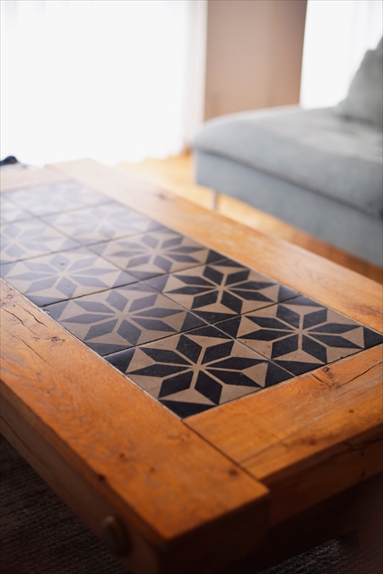 お気に入りの逸品】I様邸 ～ヴィンテージのタイルトップテーブル