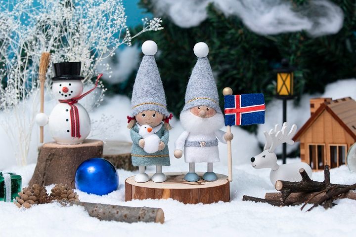 北欧のクリスマスを彩る「ノルディカニッセ」、アイスランドの国旗を