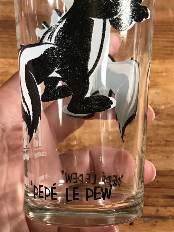 Pepsi Collector Series Looney Tunes “Pepe Le Pew” Glass
