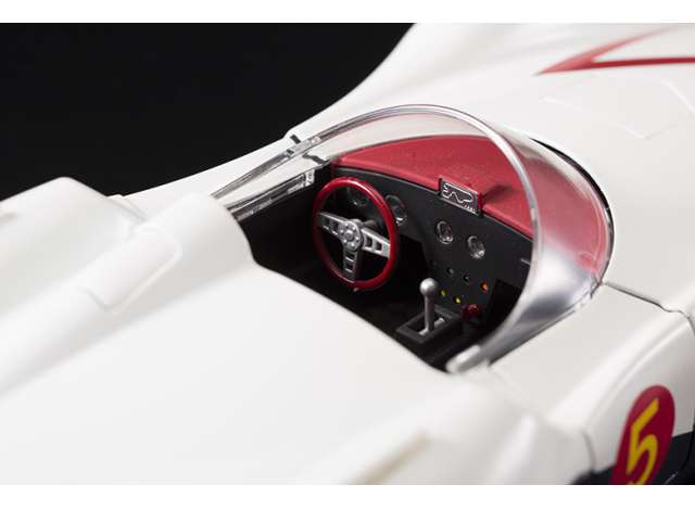 Schwyn Haas Hamilton Speed Racer #5 Mach 5 White Version 1:18