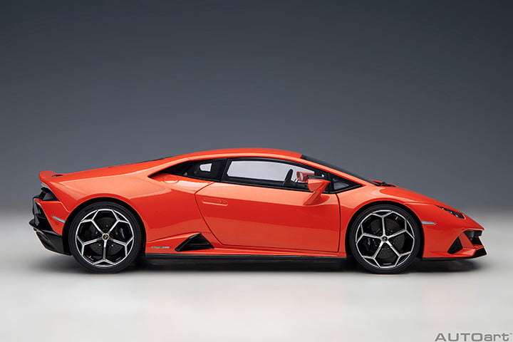AUTOart 2018 Lamborghini Huracan EVO Arancio Xanto (Golden Orange