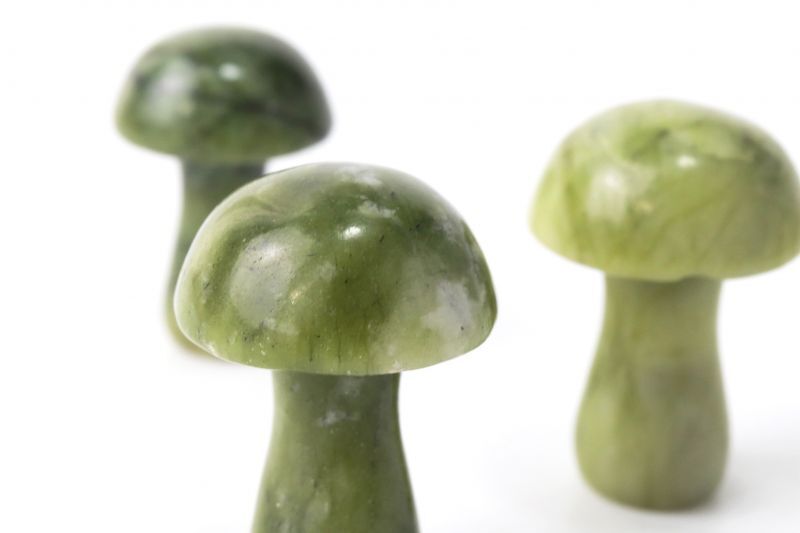 置物 彫り物 キノコ 岫岩玉 しゅうがんぎょく 岫玉 魔除け リラックス
