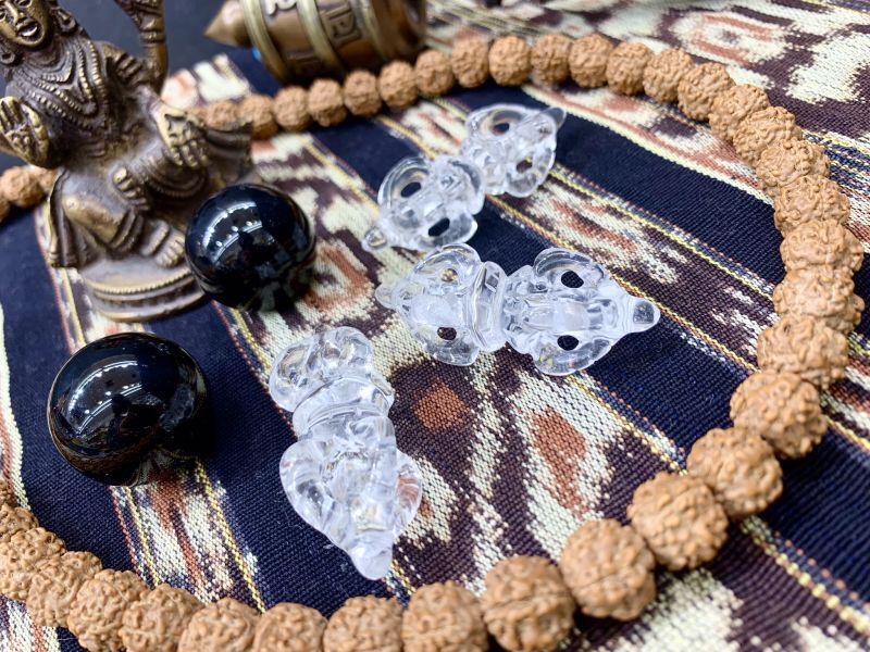 天然水晶 手彫り バジュラ クォーツ 魔除け 破邪 浄化 クリスタル