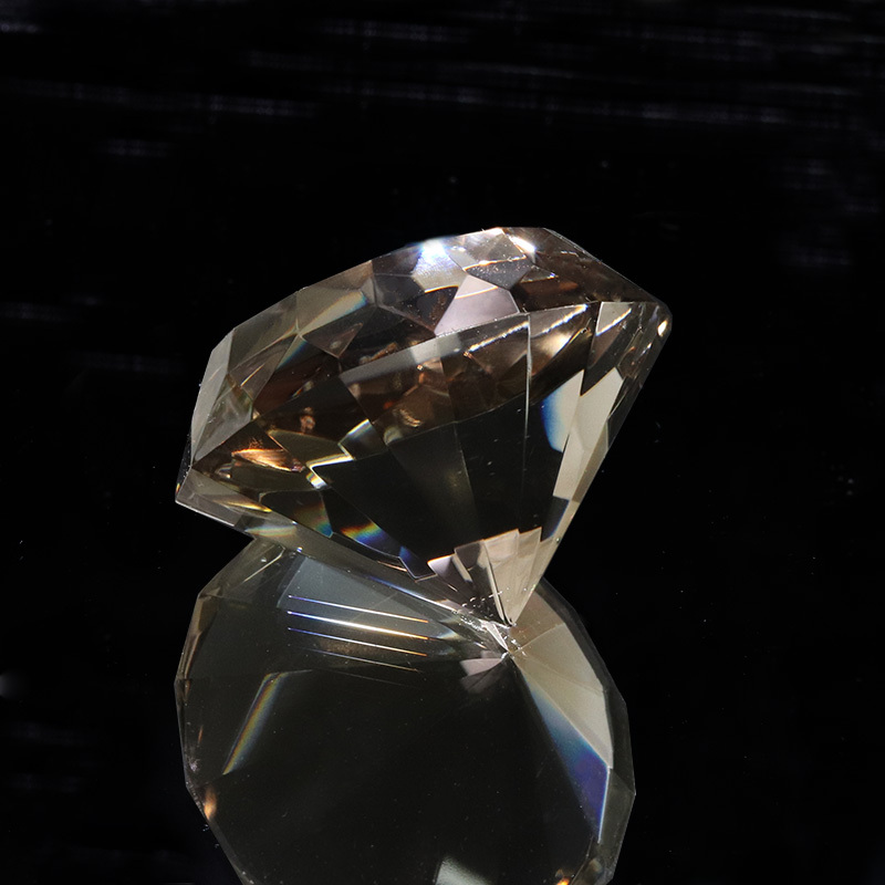 現品限り】 置物 スモーキークォーツ ダイヤモンドカット 金運 不屈の