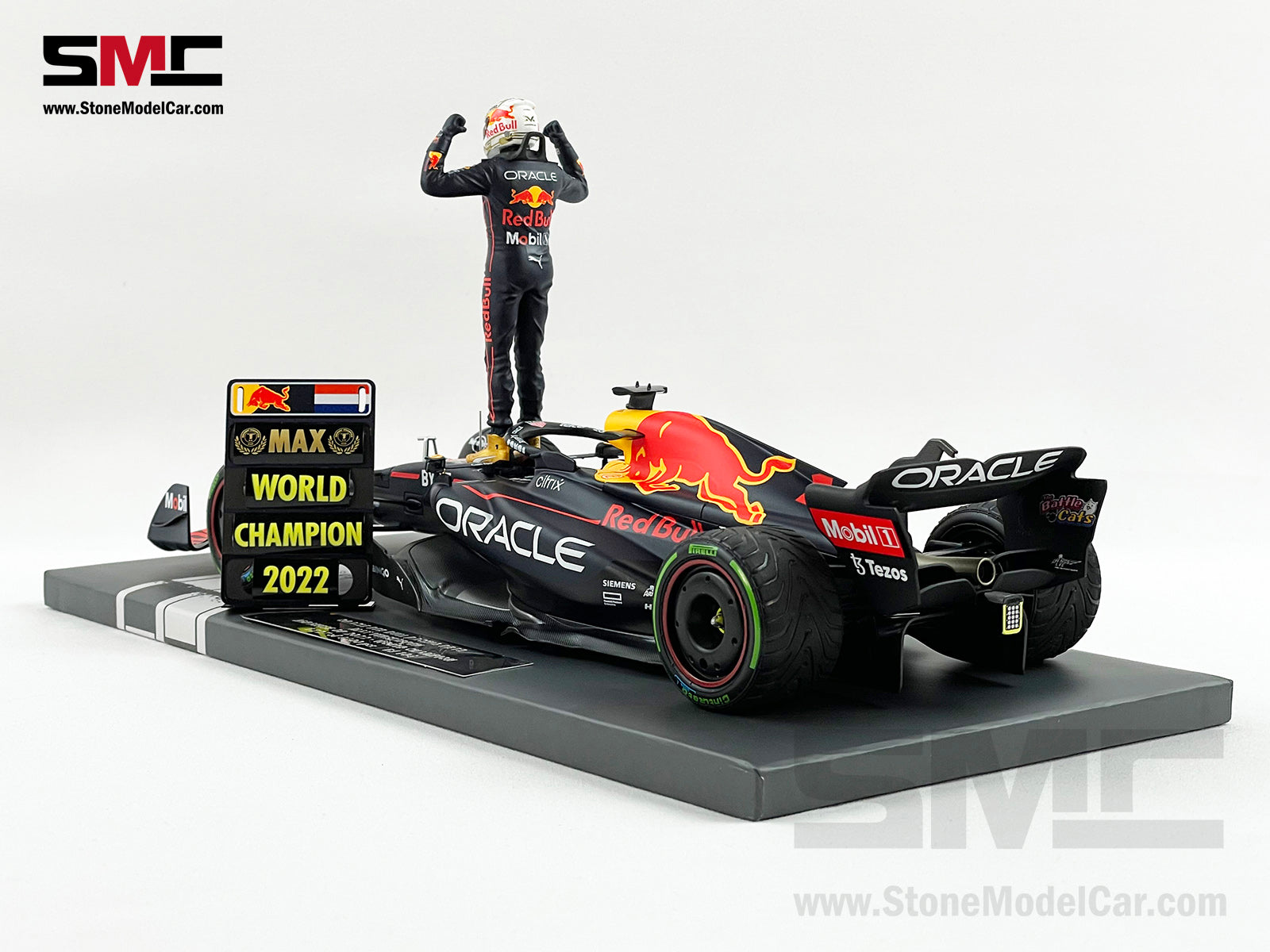 1 Max Verstappen 2022 World Champion Red Bull F1 RB18 Japan GP 1