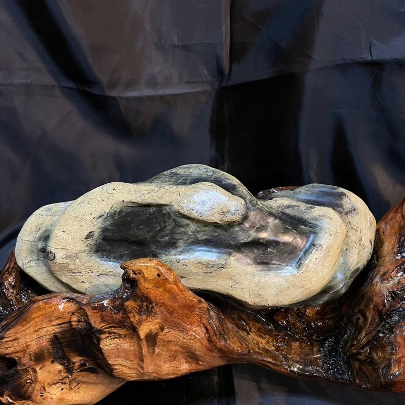 蛇石・木製台座付（へび石） ｜ パワーストーン・天然石・原石の専門店