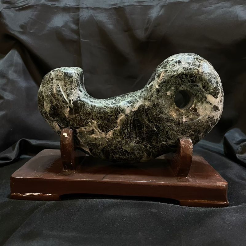 蛇紋岩・勾玉｜ パワーストーン・天然石・原石の専門店ワンハート