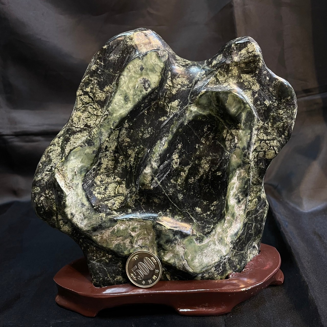 蛇石（へび石） ｜ パワーストーン・天然石・原石の専門店ワンハート