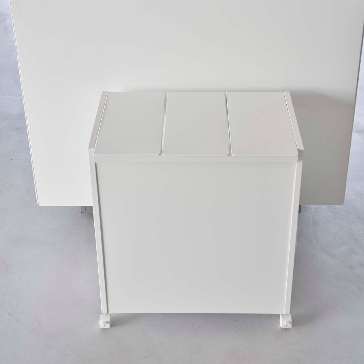 山崎実業 tower 蓋付き目隠し分別ダストワゴン 3分別 ホワイト