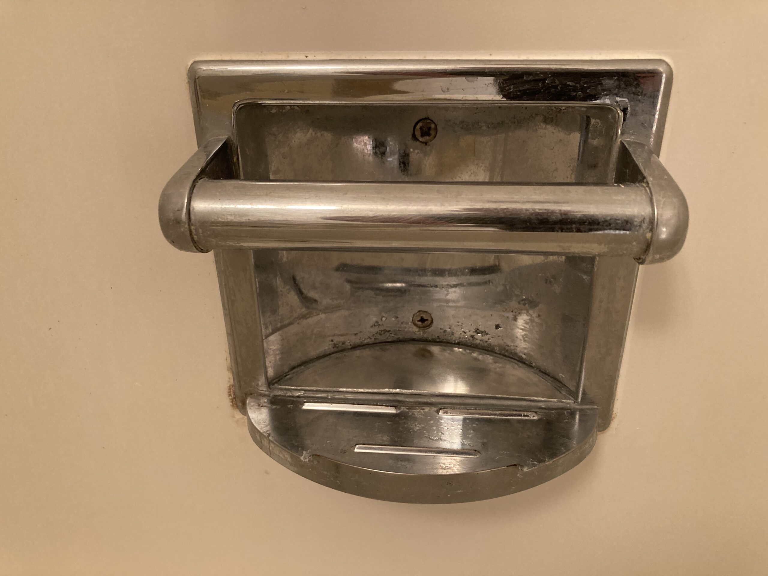 埋め込み型石鹸置きが腐食して穴があいてしまいました。（東京江東区