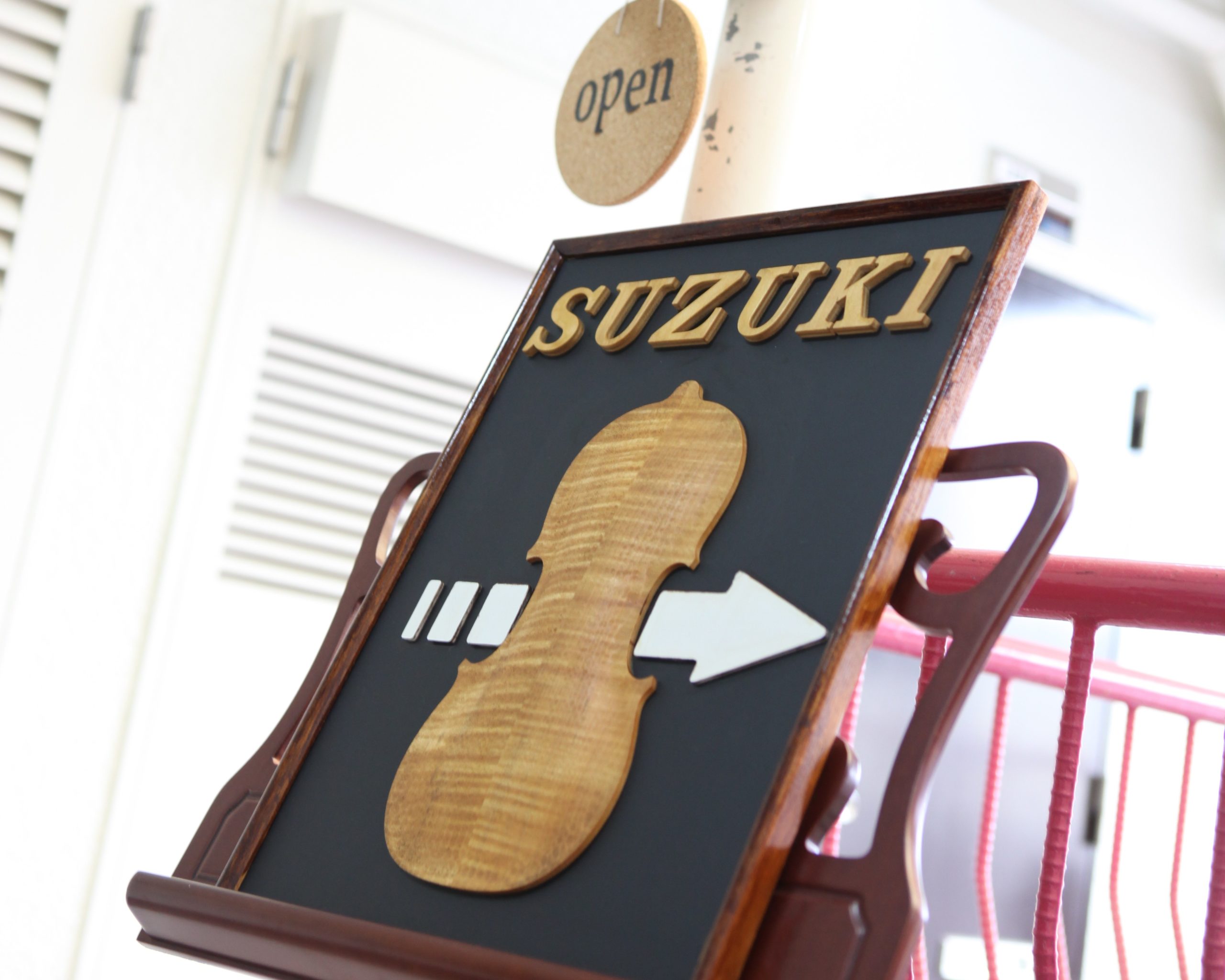 鈴木弦楽器 | 大阪 弦楽器専門店。世界の銘品をお手元に。