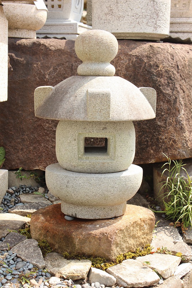 愛知県岡崎市の日本庭園石灯篭・水鉢蹲（つくばい）・石製品の製造販売