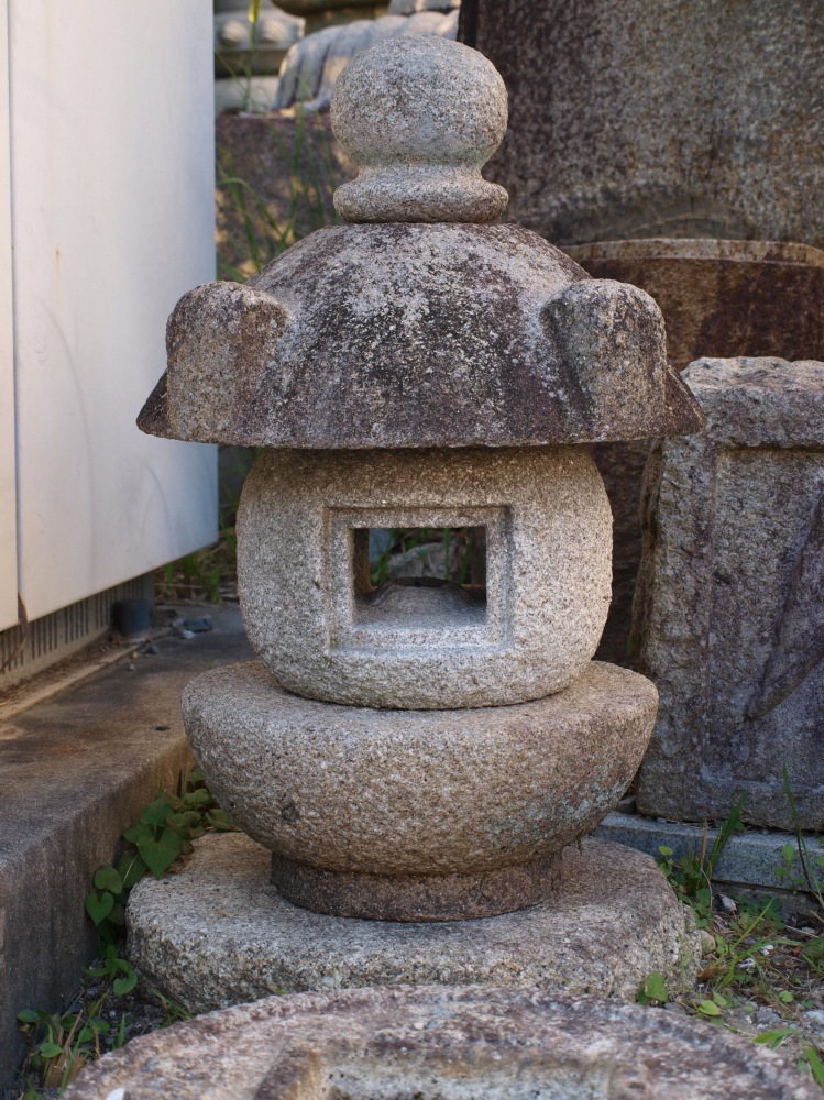 愛知県岡崎市の日本庭園石灯篭・水鉢蹲（つくばい）・石製品の製造販売