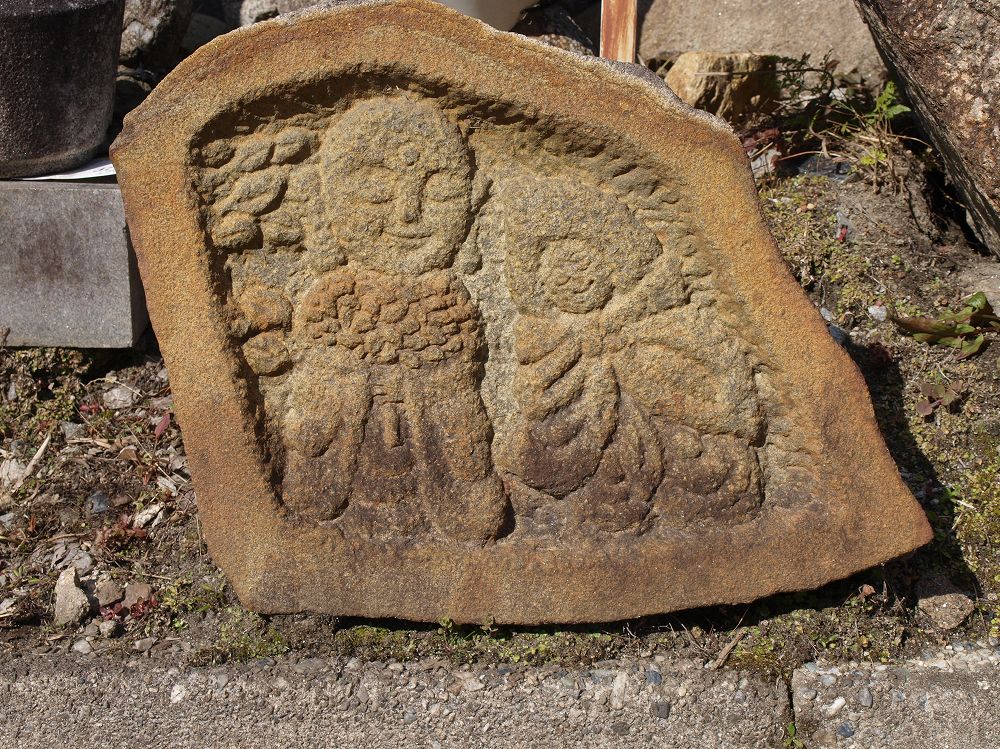 愛知県岡崎市の灯篭・水鉢蹲・骨董石製品の杉田石材店の本鞍馬石の製品一覧