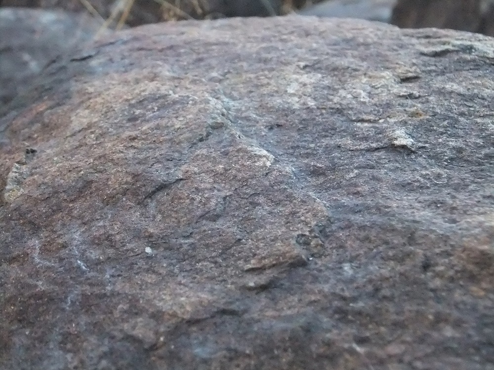 飛び石 本鞍馬石の製品案内愛知県岡崎市の石灯篭・水鉢蹲など石材製品