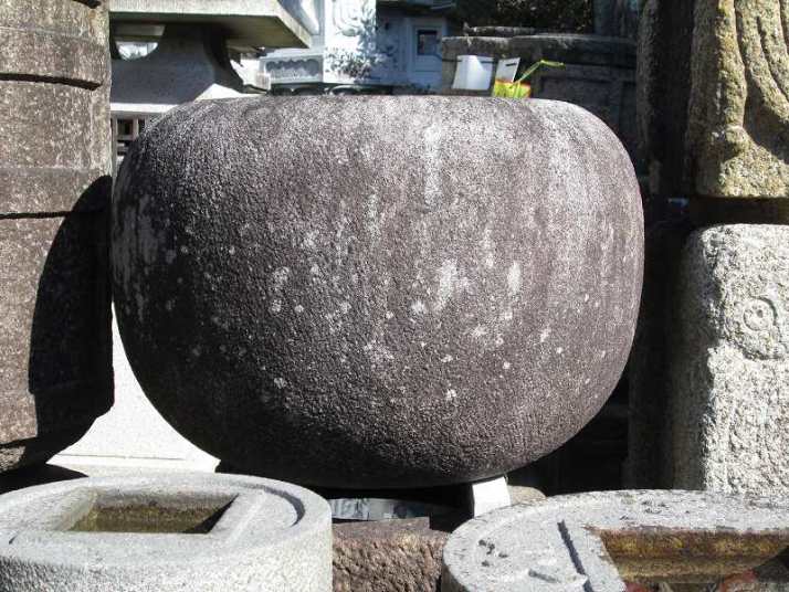 つぼみ鉢の製品案内愛知県岡崎市の石灯篭・水鉢蹲など石材製品の製造