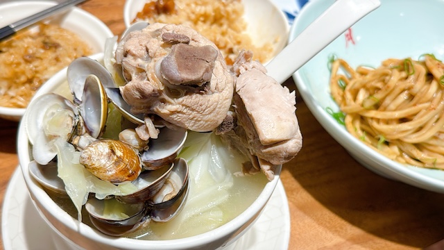 台北の行列店「双月食品社」でミシュランの味を堪能！ « すごはん