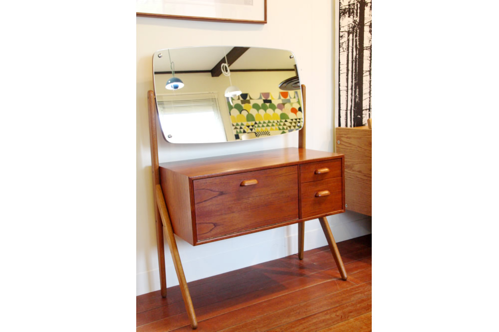 北欧ヴィンテージ/デンマーク製 チーク×オーク ドレッサー 鏡