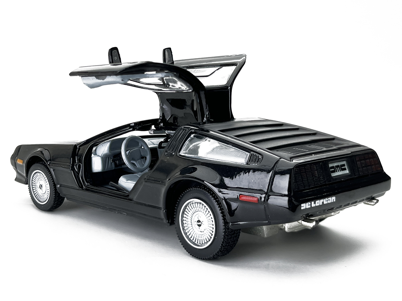 De Lorean DMC 12 coupe – Black – sunstarmodelcars