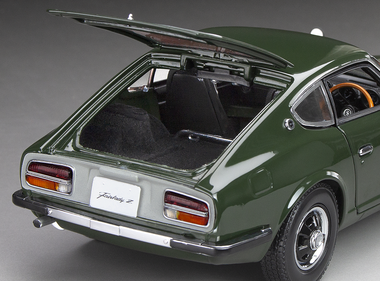 1970 Fairlady Z (S30) RHD – Dark Green – sunstarmodelcars