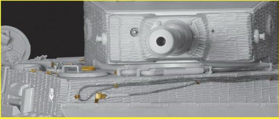 Tiger I Late Production w/Zimmerit Dragon 6383