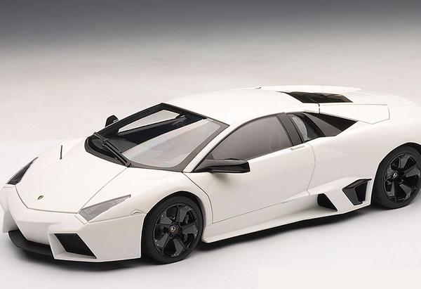 Lamborghini Reventon - Die-cast model - AutoArt 74594