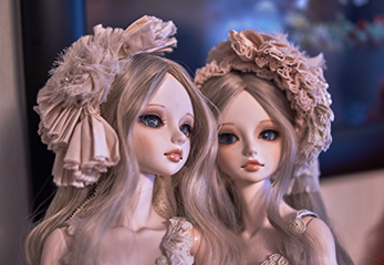 創作人形」が持つ永遠の「瞬間美」に惹かれて | 特集 | スルガ銀行 D