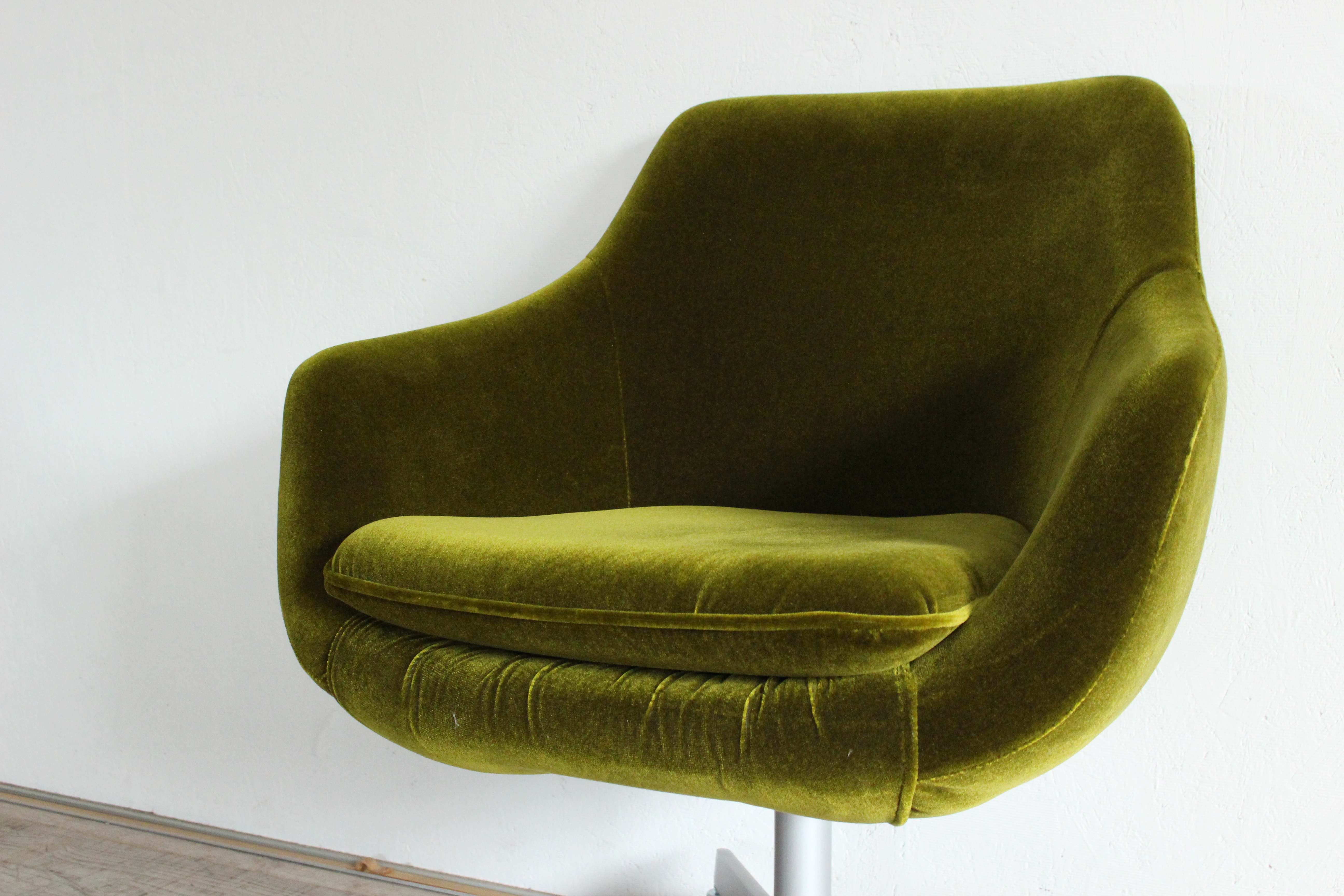 Cosmic Chair Xtype/コスミックチェア エックスタイプ - SWITCH Online