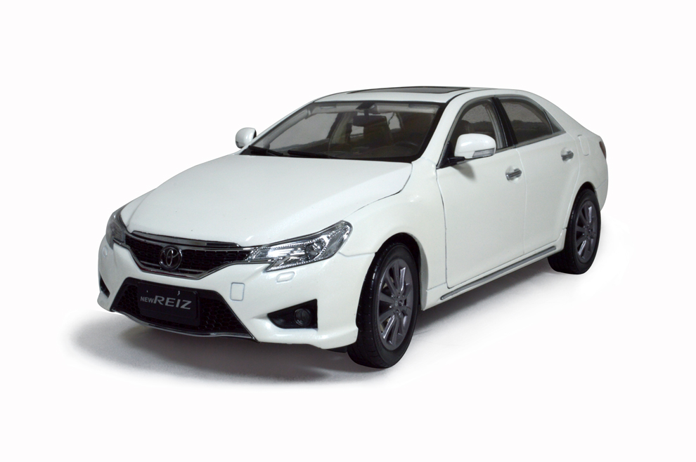 Toyota Reiz 2014 1/18 Scale Diecast Model Car Wholesale - Paudi